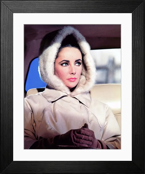 Framed Print : THE V.I.P.S, Elizabeth Taylor, 1963 Framed Print : THE V.I.P.S, Elizabeth Taylor, 1963