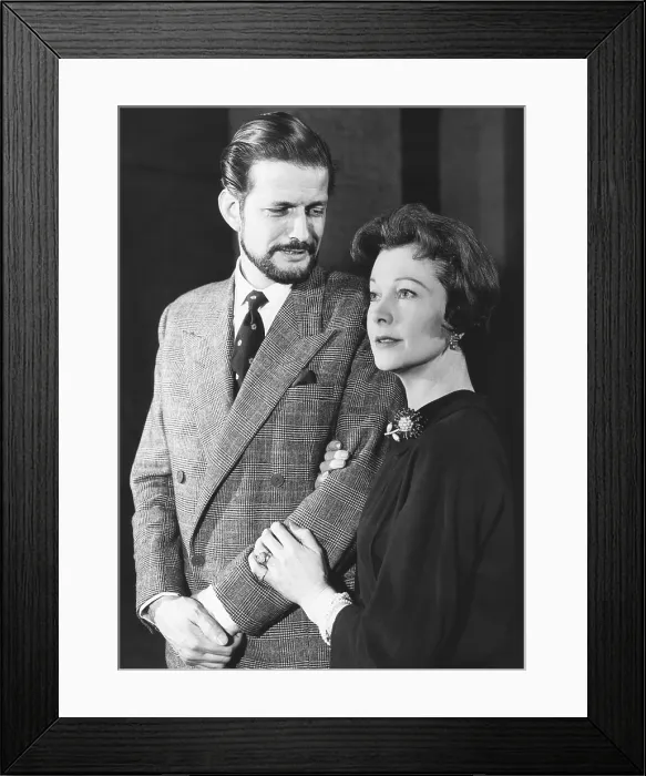 Framed Print : British actress Vivien Leigh shown with Canadian born actor John Merivale. Ca. 1960. Leigh and Merivale were touring U.S. in DUEL OF ANGELS