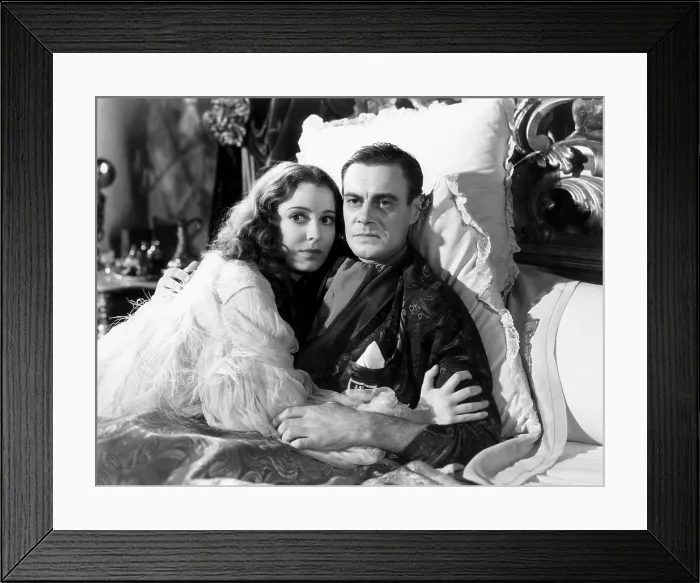 Framed Print : THE BRIDE OF FRANKENSTEIN, from left: Valerie Hobson, Colin Clive, 1935 Framed Print : THE BRIDE OF FRANKENSTEIN, from left: Valerie Hobson, Colin Clive, 1935