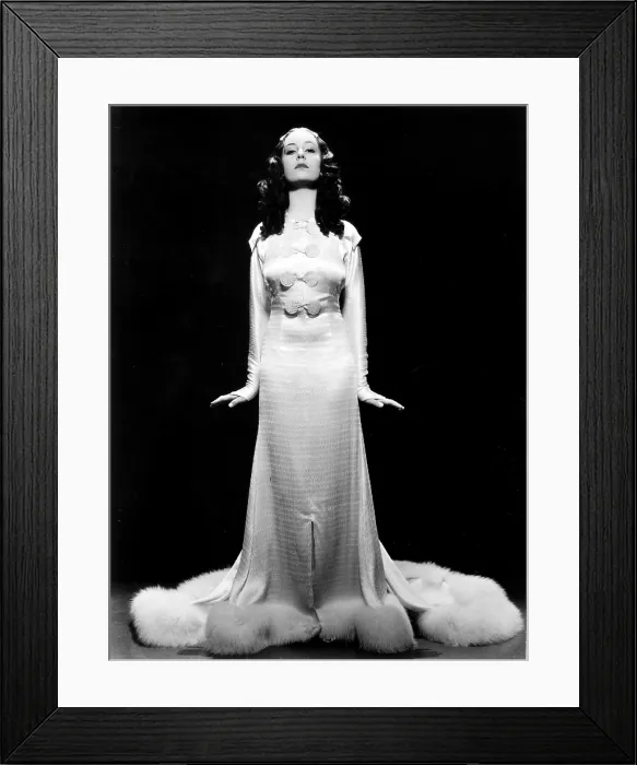 Framed Print : BRIDE OF FRANKENSTEIN, Valerie Hobson, in a fur-trimmed negligee by Vera West, 1935