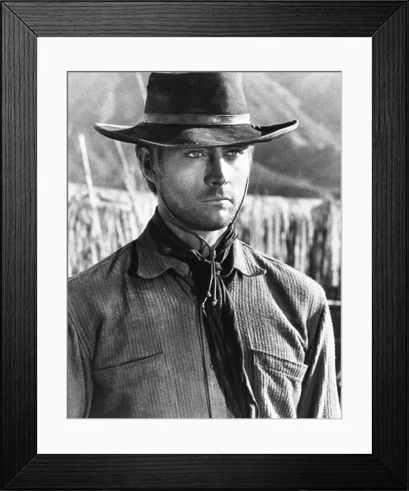Framed Print : DEATH RIDES A HORSE, (aka DA UOMO A UOMO), John Phillip Law, 1967 Framed Print : DEATH RIDES A HORSE, (aka DA UOMO A UOMO), John Phillip Law, 1967