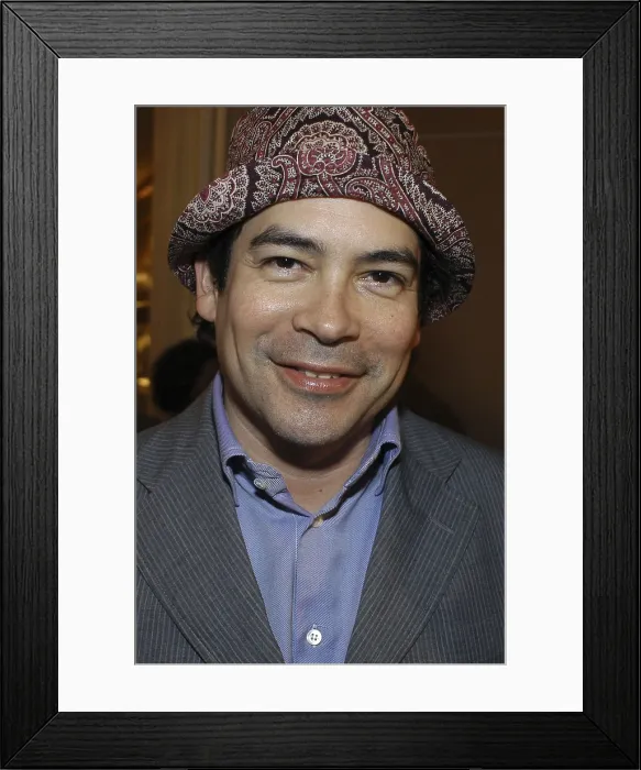 Framed Print : IZAGUIRREBoris (1965). Writer. 2005. Oscar Elias / AISA / Everett Collection (184066)**US SALES ONLY** Framed Print : IZAGUIRREBoris (1965). Writer. 2005. Oscar Elias / AISA / Everett Collection (184066)**US SALES ONLY**