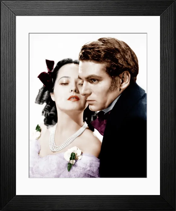 Framed Print : WUTHERING HEIGHTS, from left: Merle Oberon, Laurence Olivier, 1939