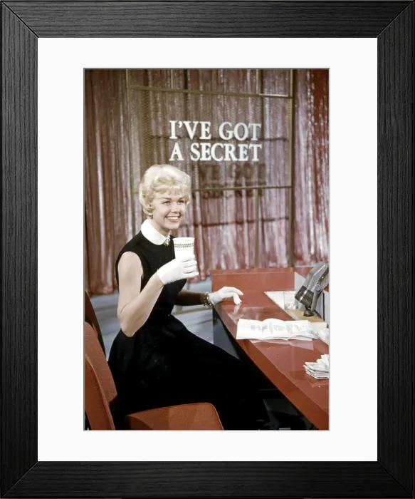 Framed Print : IT HAPPENED TO JANE, Doris Day, on-set, 1959 (photo by Hy Peskin) Framed Print : IT HAPPENED TO JANE, Doris Day, on-set, 1959 (photo by Hy Peskin)