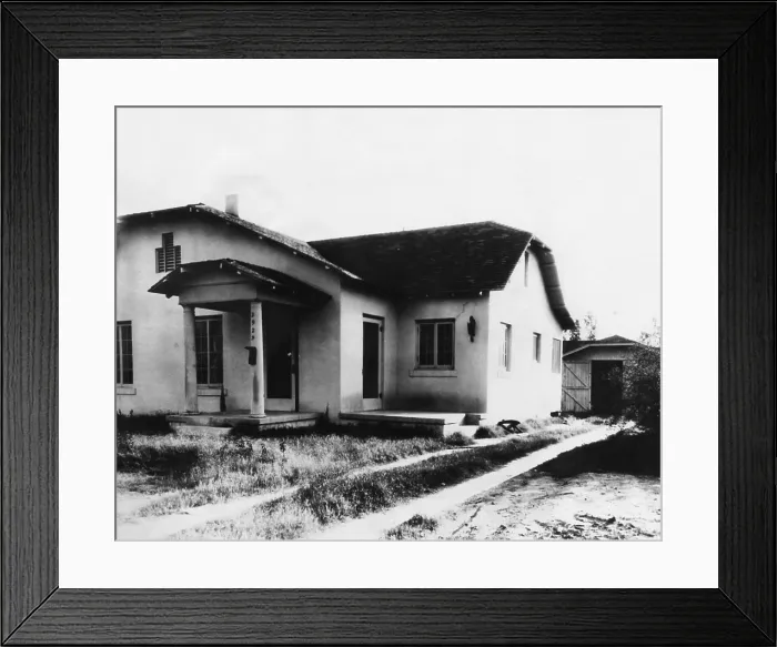 Framed Print : Rented home where Hedwig Samuelson and Agnes LeRoi were murdered in 1931. The Phoenix Trunk Murders victims worked as hospital attendants