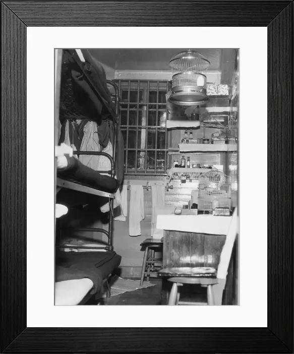 Framed Print : Prison cell of Richard Loeb in Illinois Penitentiary at Statesville, Feb. 1, 1936
