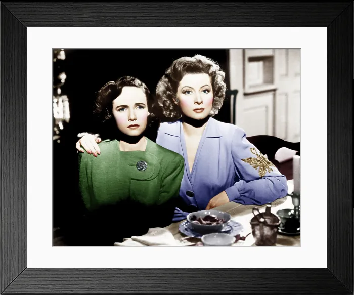 Framed Print : MRS. MINIVER, from left: Teresa Wright, Greer Garson, 1942