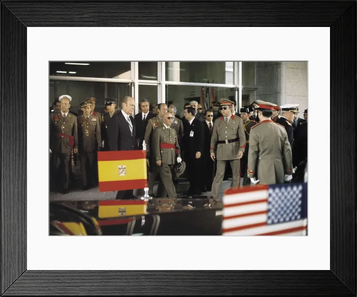 Framed Print : Francisco Franco with the president of the United States Gerald Ford, visiting Spain (May 1975). AISA / Everett Collection**US SALES ONLY**