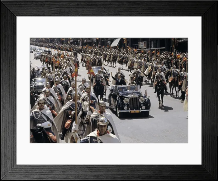 Framed Print : Francisco Franco and the president of the United States Gerald Ford receive ovation from the people of Madrid. AISA / Everett Collection**US SALES ONLY** Framed Print : Francisco Franco and the president of the United States Gerald Ford receive ovation from the people of Madrid. AISA / Everett Collection**US SALES ONLY**