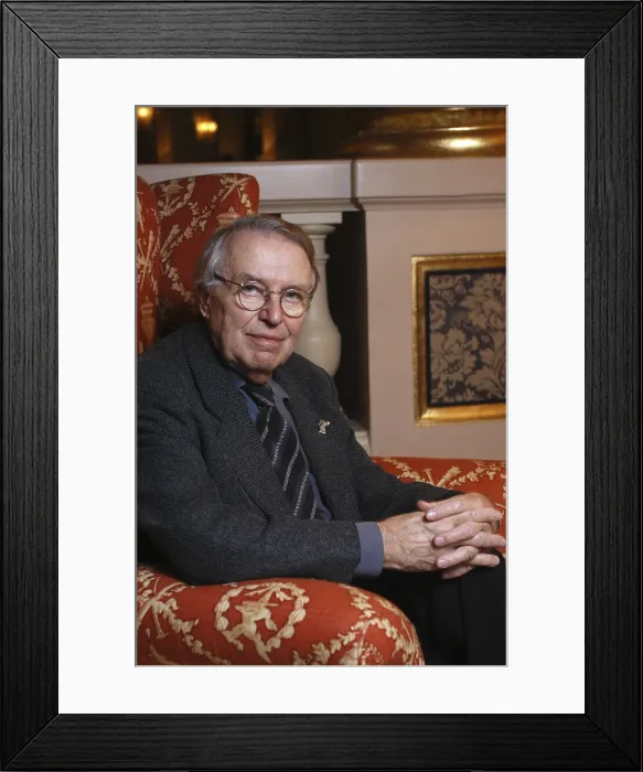 Framed Print : KOHOUTPavel (1928). Writer. 2004. Oscar Elias / AISA / Everett Collection (184192)**US SALES ONLY** Framed Print : KOHOUTPavel (1928). Writer. 2004. Oscar Elias / AISA / Everett Collection (184192)**US SALES ONLY**