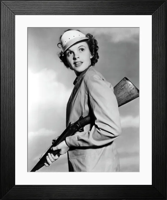 Framed Print : Judy Garland dressed for skeet shooting, 1941 Framed Print : Judy Garland dressed for skeet shooting, 1941