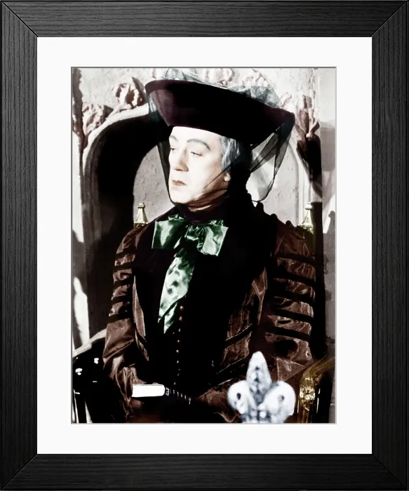 Framed Print : KIND HEARTS AND CORONETS, Alec Guinness, 1949