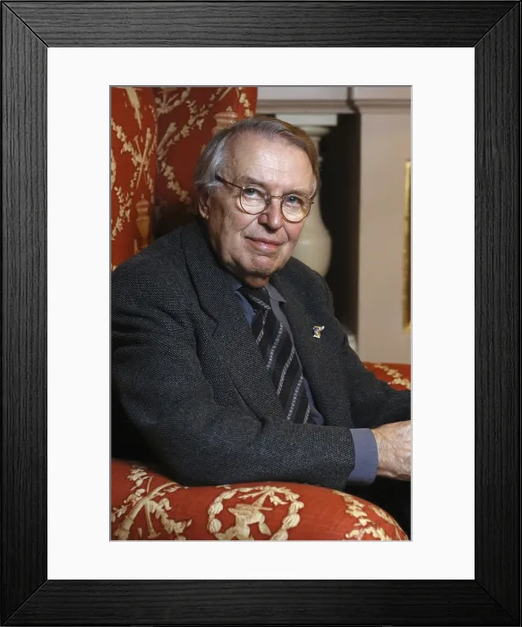 Framed Print : KOHOUTPavel (1928). Writer. 2004. Oscar Elias / AISA / Everett Collection (184193)**US SALES ONLY** Framed Print : KOHOUTPavel (1928). Writer. 2004. Oscar Elias / AISA / Everett Collection (184193)**US SALES ONLY**