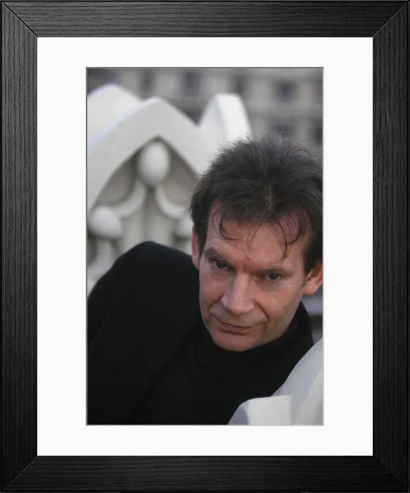 Framed Print : SWIFTGraham Colin (1949). Writer. 2004. Oscar Elias / AISA / Everett Collection (184202)**US SALES ONLY** Framed Print : SWIFTGraham Colin (1949). Writer. 2004. Oscar Elias / AISA / Everett Collection (184202)**US SALES ONLY**