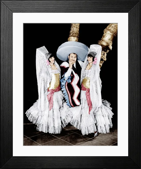 Framed Print : KING OF JAZZ, from left: Eleanor Gutchrlein, Paul Whiteman, Karla Gutchrlein, 1930