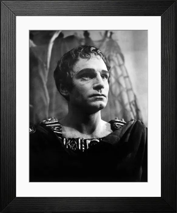 Framed Print : OEDIPUS, Laurence Olivier, 1946
