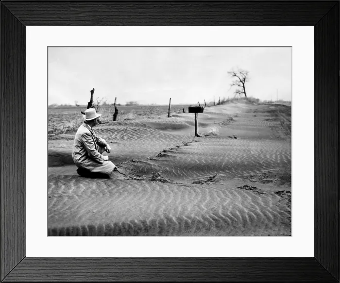 Framed Print : Floods of dust hit wheat farmers, 1954. Courtesy: CSU Archives / Everett Collection Framed Print : Floods of dust hit wheat farmers, 1954. Courtesy: CSU Archives / Everett Collection