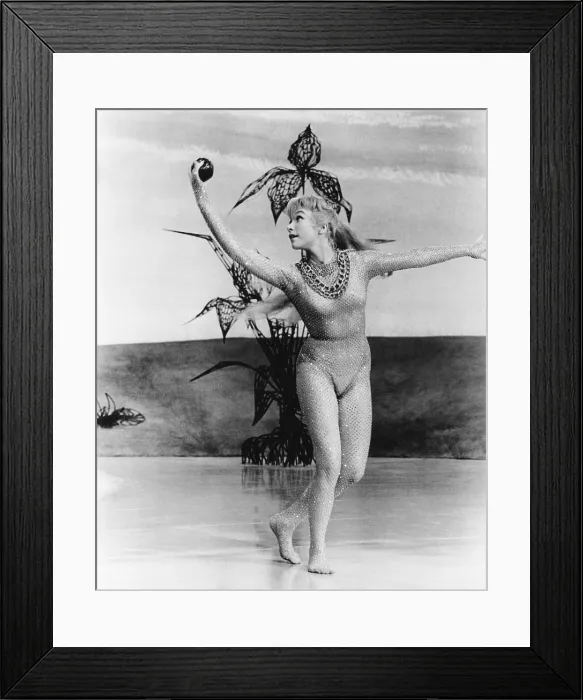 Framed Print : CAN-CAN, Shirley MacLaine, 1960, TM & Copyright 20th Century Fox Film Corp. / courtesy Everett Collection