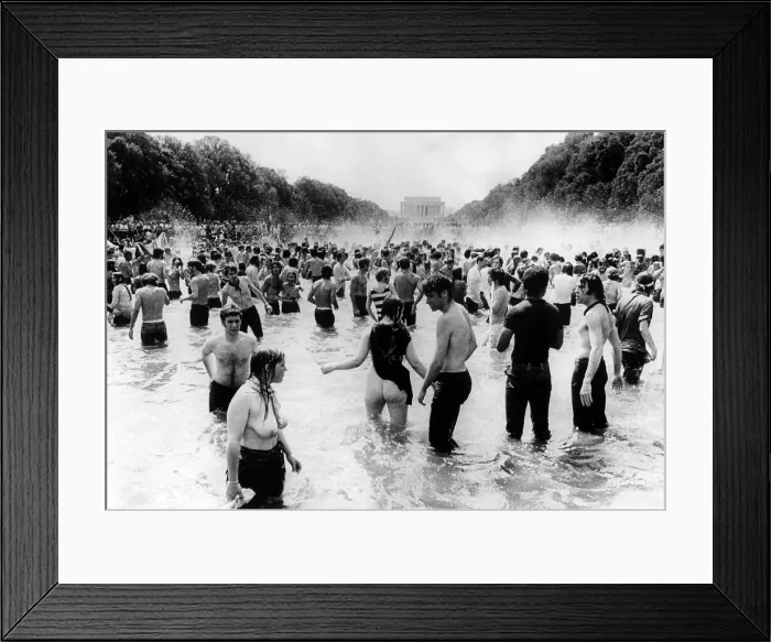 Framed Print : 5 / 9 / 70 WASHINGTON, D.C.: The rectangular reflecting pool between the Washington Monument and the Lincoln Memorial attracted anti-war demonstrators 5 / 9 / 70 Framed Print : 5 / 9 / 70 WASHINGTON, D.C.: The rectangular reflecting pool between the Washington Monument and the Lincoln Memorial attracted anti-war demonstrators 5 / 9 / 70