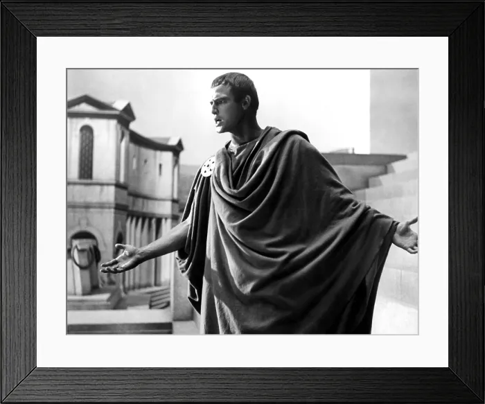 Framed Print : JULIUS CAESAR, Marlon Brando, 1953 Framed Print : JULIUS CAESAR, Marlon Brando, 1953