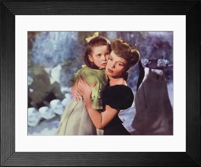 Framed Print : MEET ME IN ST. LOUIS, Margaret O'Brien, Judy Garland, 1944 Framed Print : MEET ME IN ST. LOUIS, Margaret O'Brien, Judy Garland, 1944