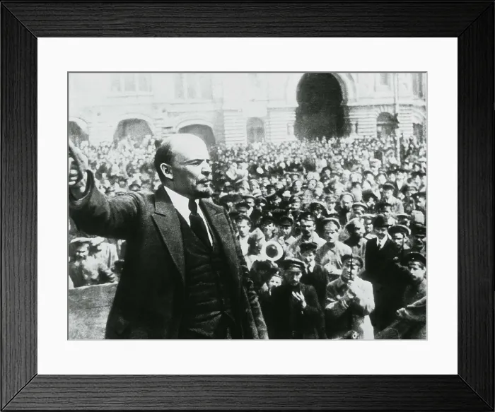 Framed Print : LENIN, Vladimir Ilich Ulyanov (1870-1924). Lenin given a speech. AISA / Everett Collection**US SALES ONLY**
