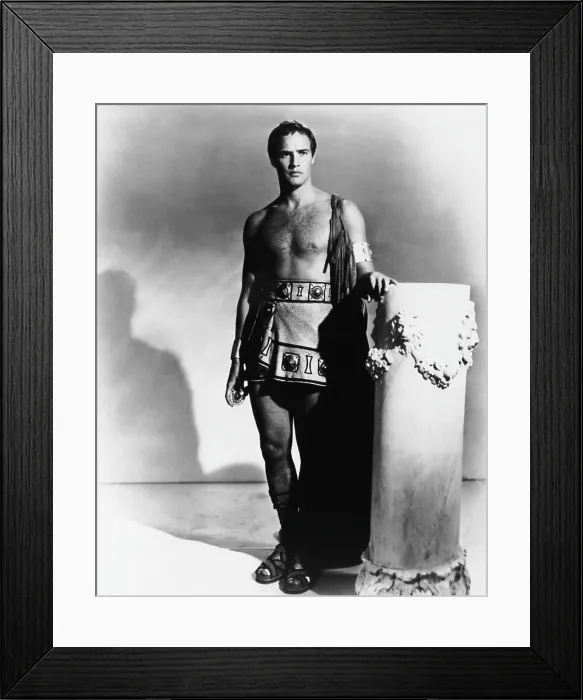 Framed Print : JULIUS CAESAR, Marlon Brando, 1953 Framed Print : JULIUS CAESAR, Marlon Brando, 1953