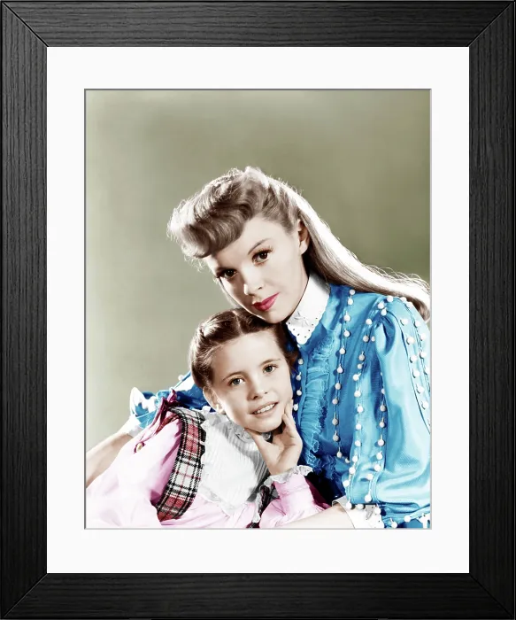 Framed Print : MEET ME IN ST. LOUIS, from left: Margaret O'Brien, Judy Garland, 1944