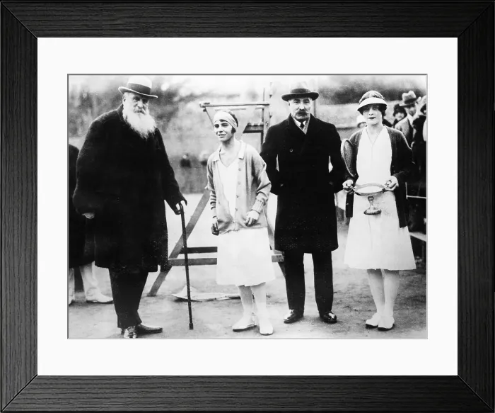 Framed Print : Helen Wills won the Riviera Cup for her Ladies Singles victory at the Gallia Club, Cannes. Feb. 15, 1926. L-R: Monsieur A. Capron, the Mayor of Cannes; Mlle