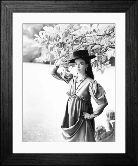 Framed Print : THE DOCTOR'S DILEMMA, Leslie Caron, 1958