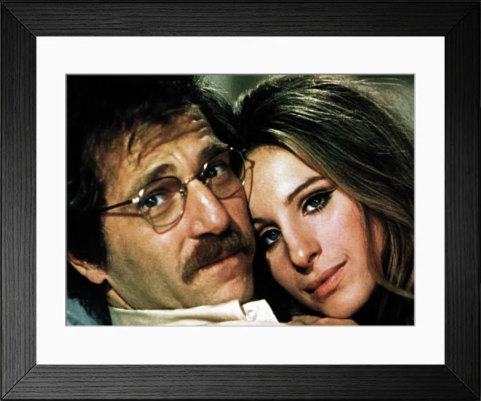 Framed Print : THE OWL AND THE PUSSYCAT, George Segal and Barbra Streisand, 1970 Framed Print : THE OWL AND THE PUSSYCAT, George Segal and Barbra Streisand, 1970