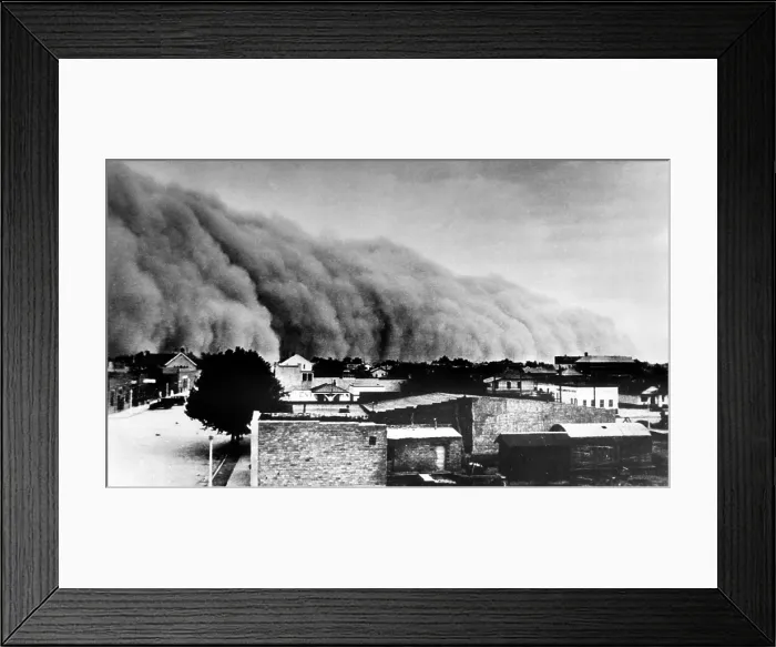 Framed Print : A dust storm hits a southwestern town, 1937. Courtesy: CSU Archives / Everett Collection