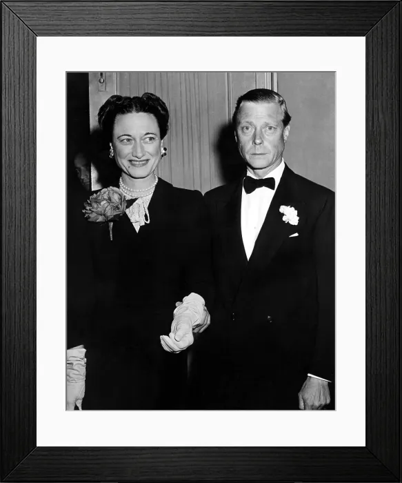 Framed Print : DUKE AND DUCHESS OF WINDSOR as they arrive at the Alvin Theatre in NYC. May 12, 1943 Framed Print : DUKE AND DUCHESS OF WINDSOR as they arrive at the Alvin Theatre in NYC. May 12, 1943