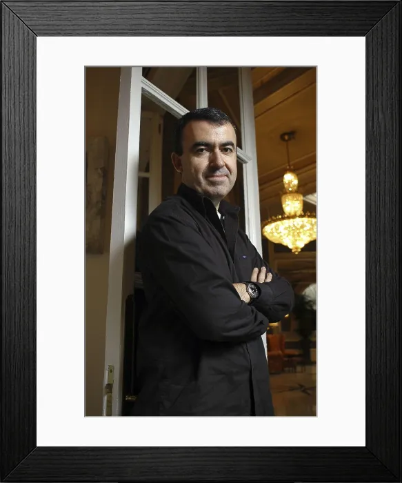 Framed Print : SILVALorenzo (1966). Writer. 2005. Oscar Elias / AISA / Everett Collection (184455)**US SALES ONLY**
