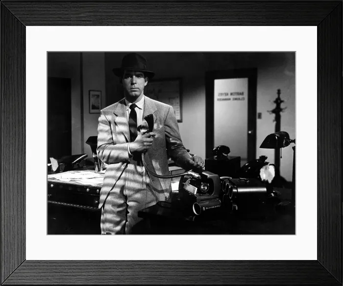 Framed Print : DOUBLE INDEMNITY, Fred MacMurray, 1944 Framed Print : DOUBLE INDEMNITY, Fred MacMurray, 1944