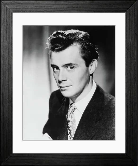 Framed Print : DOCTOR IN THE HOUSE, Dirk Bogarde, 1954