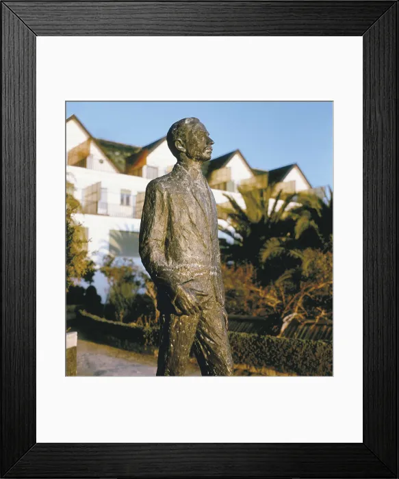 Framed Print : RILKE, Rainer Maria (1875-1926). Statue of the writer at the Gardens of the Hotel Reina Cristina in Ronda (Mlaga). Sculpture on bronze. SPAIN. ANDALUSIA. MALAGA. Ronda