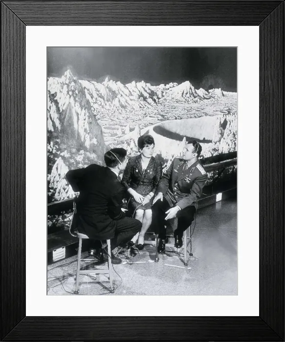Framed Print : Tereshkova, Valentina (1937); GAGARIN, Yuri Alexeievich (1934-1968). Interview to the Soviet cosmonauts Yuri Gagarin and Valentina Tereshkova