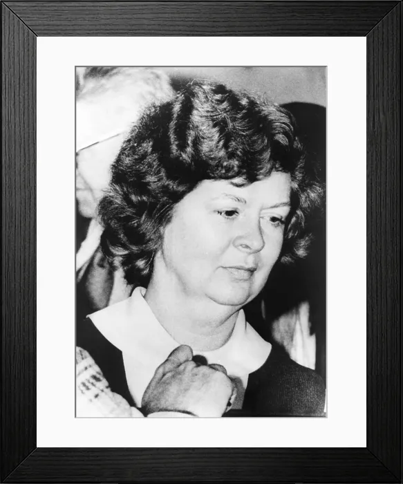 Framed Print : Sara Jane Moore, being moved from jail to Federal Court on Dec. 17, 1975. Judge Samuel Conti accepted her guilty plea. She was sentenced to life in prison. (CSU_2015_11_1522)