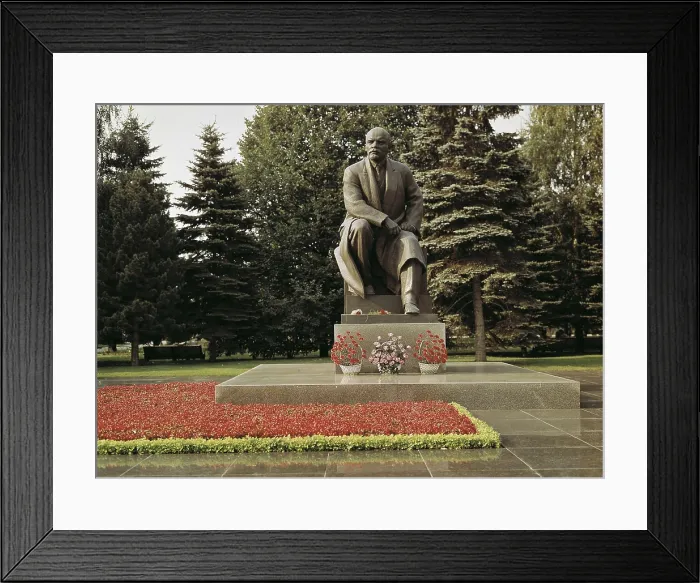 Framed Print : PINCHUK, Veniamin Borisovich (1908-1987). Statue of Lenin. 1967. RUSSIA. Moscow. Kremlin. Statue of Lenin Framed Print : PINCHUK, Veniamin Borisovich (1908-1987). Statue of Lenin. 1967. RUSSIA. Moscow. Kremlin. Statue of Lenin