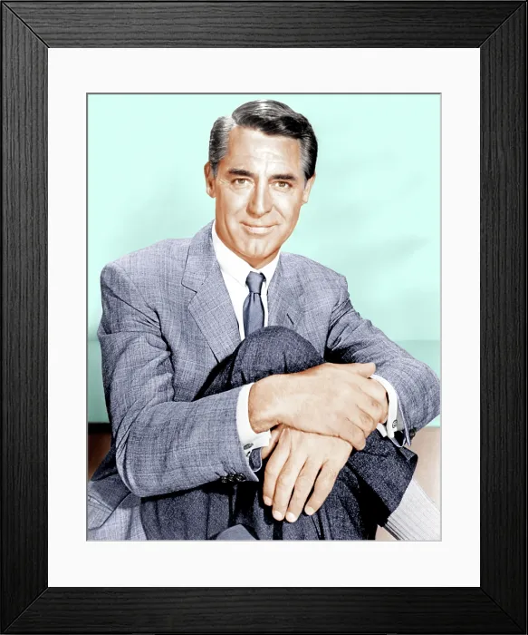 Framed Print : NORTH BY NORTHWEST, Cary Grant, 1959 Framed Print : NORTH BY NORTHWEST, Cary Grant, 1959