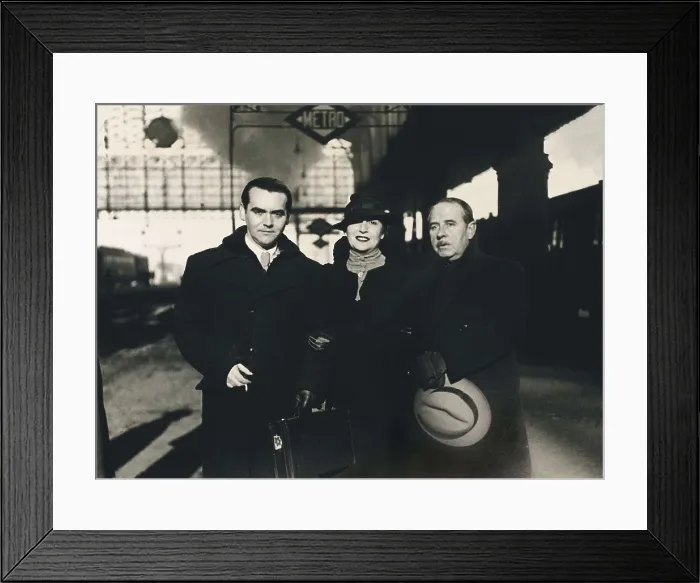 Framed Print : Federico Garca Lorca (left) and Eduardo Marquina (right) together with the actress Lola Membrives. AISA / Everett Collection**US SALES ONLY** Framed Print : Federico Garca Lorca (left) and Eduardo Marquina (right) together with the actress Lola Membrives. AISA / Everett Collection**US SALES ONLY**