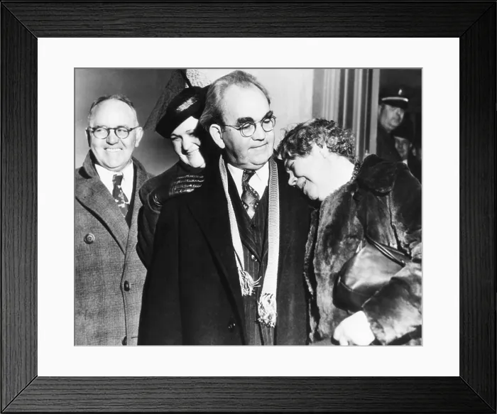 Framed Print : Tom Mooney walked out of San Quentin prison after serving 22 years, Jan. 7, 1939. Mooney was pardoned by Governor Culbert L