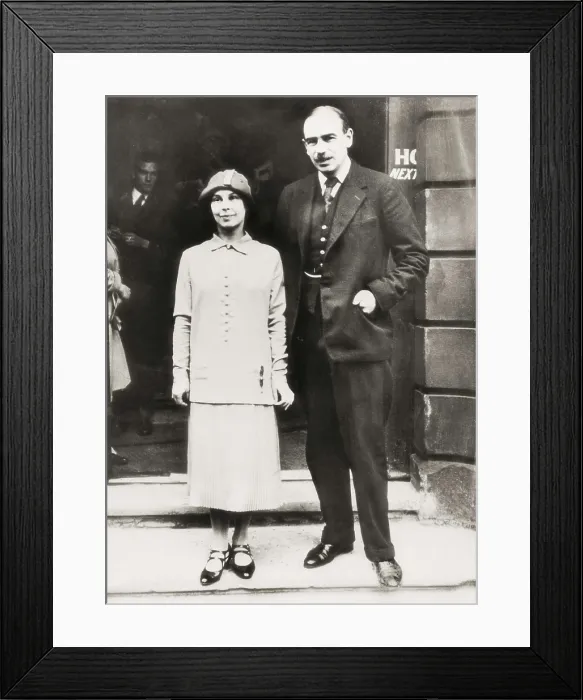 Framed Print : KEYNES, John Maynard (1883-1946). Portrait of John Maynard Keynes and his wife, Lydia Lopokova, on his wedding day in 1925 in London. AISA / Everett Collection**US SALES ONLY** Framed Print : KEYNES, John Maynard (1883-1946). Portrait of John Maynard Keynes and his wife, Lydia Lopokova, on his wedding day in 1925 in London. AISA / Everett Collection**US SALES ONLY**
