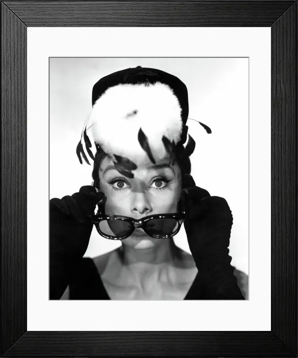 Framed Print : BREAKFAST AT TIFFANY'S, Audrey Hepburn, 1961 Framed Print : BREAKFAST AT TIFFANY'S, Audrey Hepburn, 1961