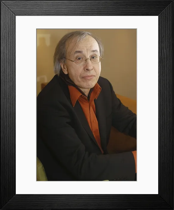 Framed Print : MILOVANOFFJean-Pierre (1940). Writer. 2005. Oscar Elias / AISA / Everett Collection (184504)**US SALES ONLY**