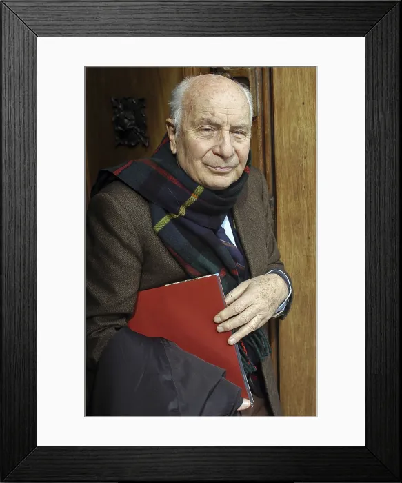 Framed Print : QUILICIFolco (1930). Writer. 2005. Oscar Elias / AISA / Everett Collection (184496)**US SALES ONLY** Framed Print : QUILICIFolco (1930). Writer. 2005. Oscar Elias / AISA / Everett Collection (184496)**US SALES ONLY**