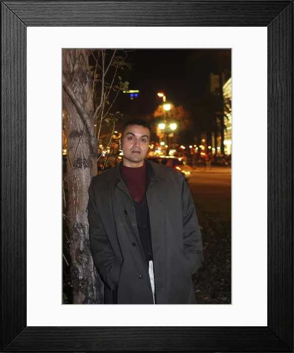 Framed Print : HONORECarl (1967). Writer. 2005. Oscar Elias / AISA / Everett Collection (184491)**US SALES ONLY** Framed Print : HONORECarl (1967). Writer. 2005. Oscar Elias / AISA / Everett Collection (184491)**US SALES ONLY**