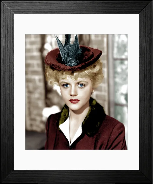 Framed Print : THE PICTURE OF DORIAN GRAY, Angela Lansbury, 1945 Framed Print : THE PICTURE OF DORIAN GRAY, Angela Lansbury, 1945