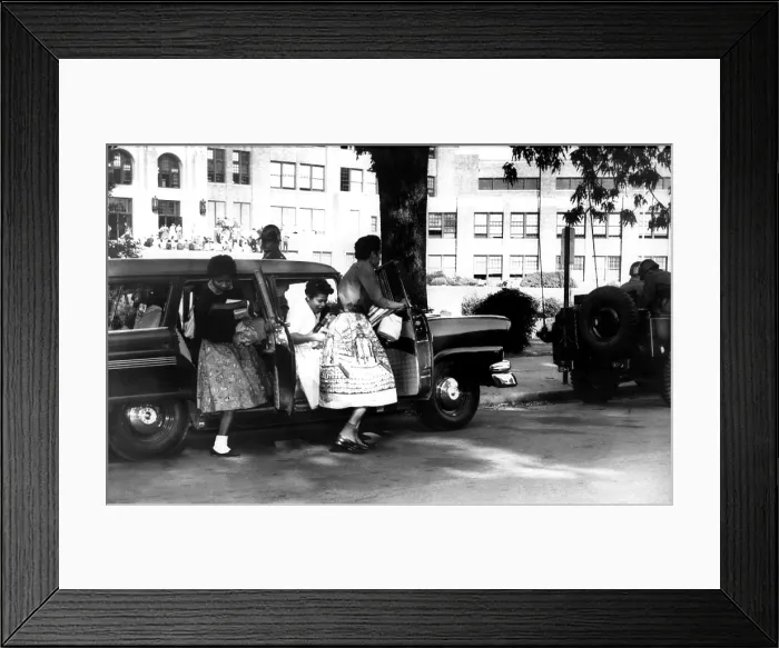 Framed Print : Little Rock, Arkansas: Black students of Central High arrive at school escorted by Federalized National guardsmen, 10 / 1 / 57.. Courtesy: CSU Archives / Everett Collection Framed Print : Little Rock, Arkansas: Black students of Central High arrive at school escorted by Federalized National guardsmen, 10 / 1 / 57.. Courtesy: CSU Archives / Everett Collection